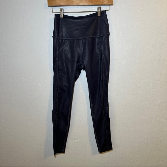 Beyond Yoga Smoky Blue High Rise Leggings Faux Leather Effect‎ Small - Picture 2 of 6